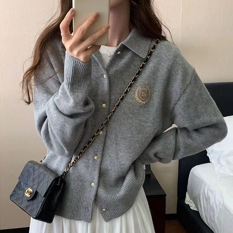 Cardigan s izvezenim ovratnikom i polo ovratnikom, široki rukavi, ležerni kroj, akrilna vlakna, gradski elegantan stil