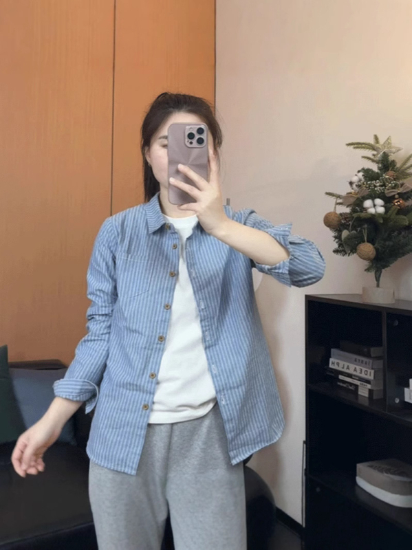 Ženska košulja u korejskom stilu s prugama i kontrastnom bojom, opuštenog kroja, Polo ovratnik, dugi rukavi, kopčanje na jedan red