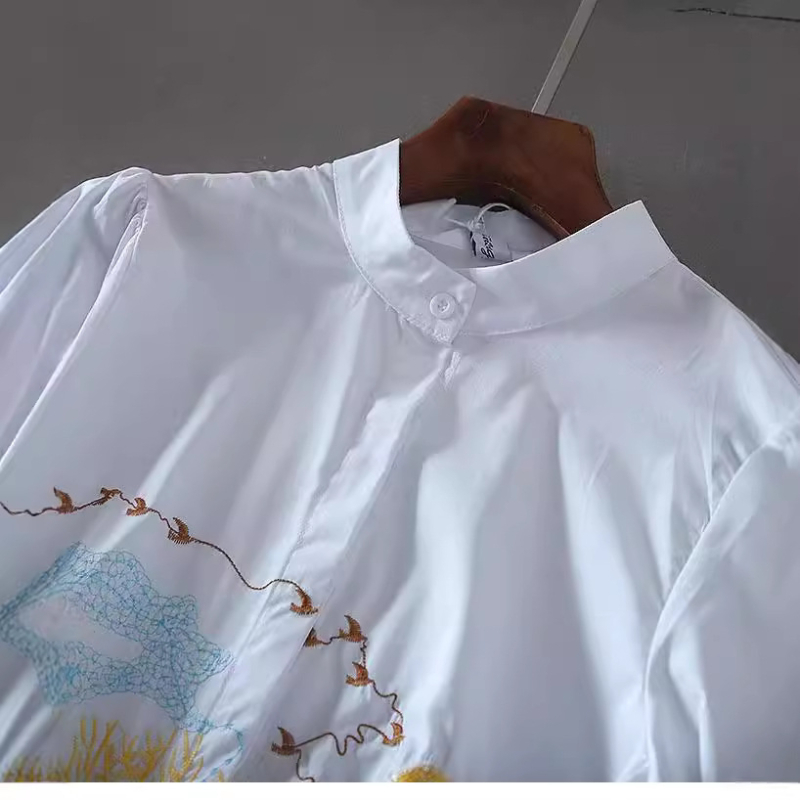 Top de dama mărime mare cu broderie puternică, croială lejeră casual, din bumbac, guler înalt, mâneci 3/4