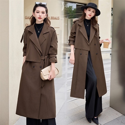 Trenčkot, srednje duljine, pojas u struku, polo ovratnik, dvostruko kopčanje