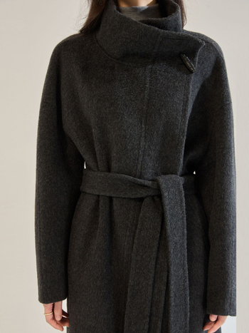 Γυναικείο παλτό από μαλλί, ψηλό γιακά, μακριά γραμμή, κλείσιμο με ένα κουμπί, 70-80% μαλλί