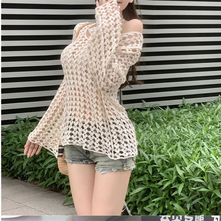 Дамски топ с мрежеста дантела кроше, дълги ръкави, кръгло деколте, памучна материя, ръчна изработка