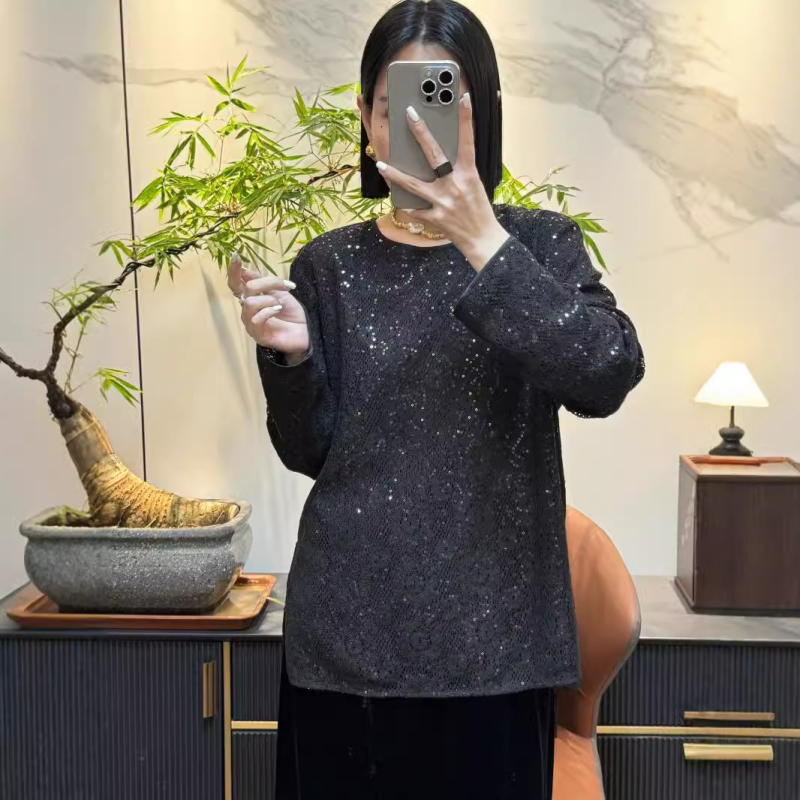 Tricou dama cu mânecă lungă, guler rotund, paiete reliefate, model geometric, croială lejeră, căptușit pe interior