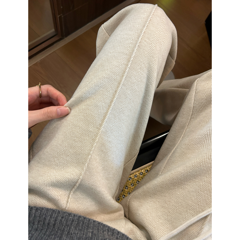 Női magas derekú kasmír keverék szűk szabású farmer, 3D vágás, regenerált cellulóz rost, tavasz 2025