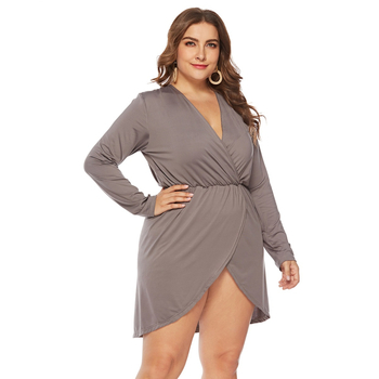 Top plus size pentru femei, cu mâneci lungi, decolteu în V, deschidere în față, din Milk Silk, lungime medie, stil street hipster.