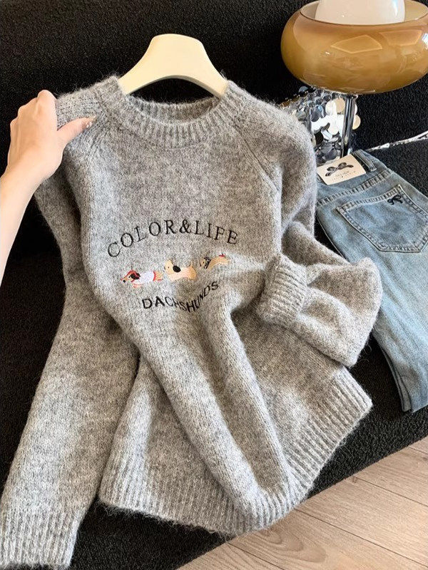 Πουλόβερ με κέντημα σκύλου, πολυεστερικό ύφασμα, στρογγυλός γιακάς, μακριά μανίκια, χαλαρή γραμμή