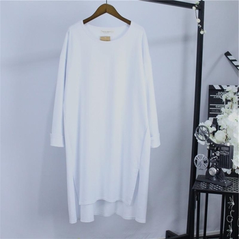 Póló hosszú ujjú, laza szabású, kerek nyakú, nyomtatott mintával