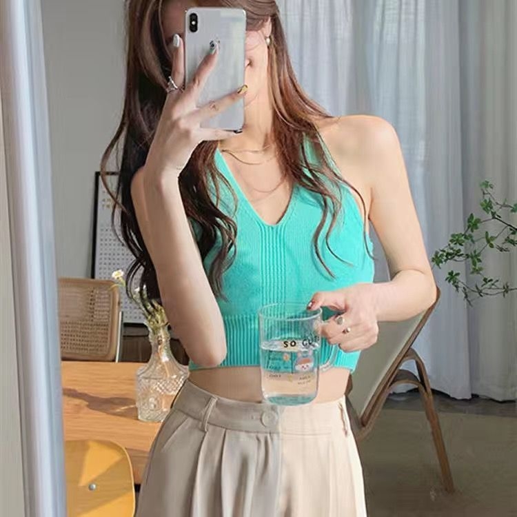 Női kötött top, halter nyakú, levehető pántokkal, A-line sziluett, tavasz 2025