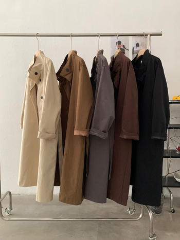 Geacă lungă din bumbac cu guler înălțat, nasturi pe un rând, mâneci lungi, croială lungă, 95% bumbac