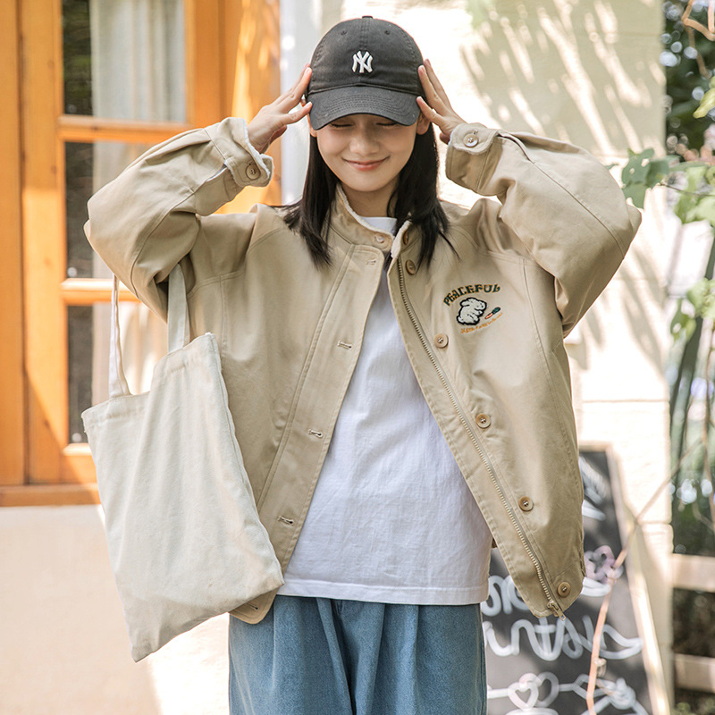 Jachetă casual brodată, textură pluș, pentru femei, croială lejeră, guler înalt, mâneci lungi, închidere cu nasturi, imprimeu animal, sezon toamnă-iarnă 2025