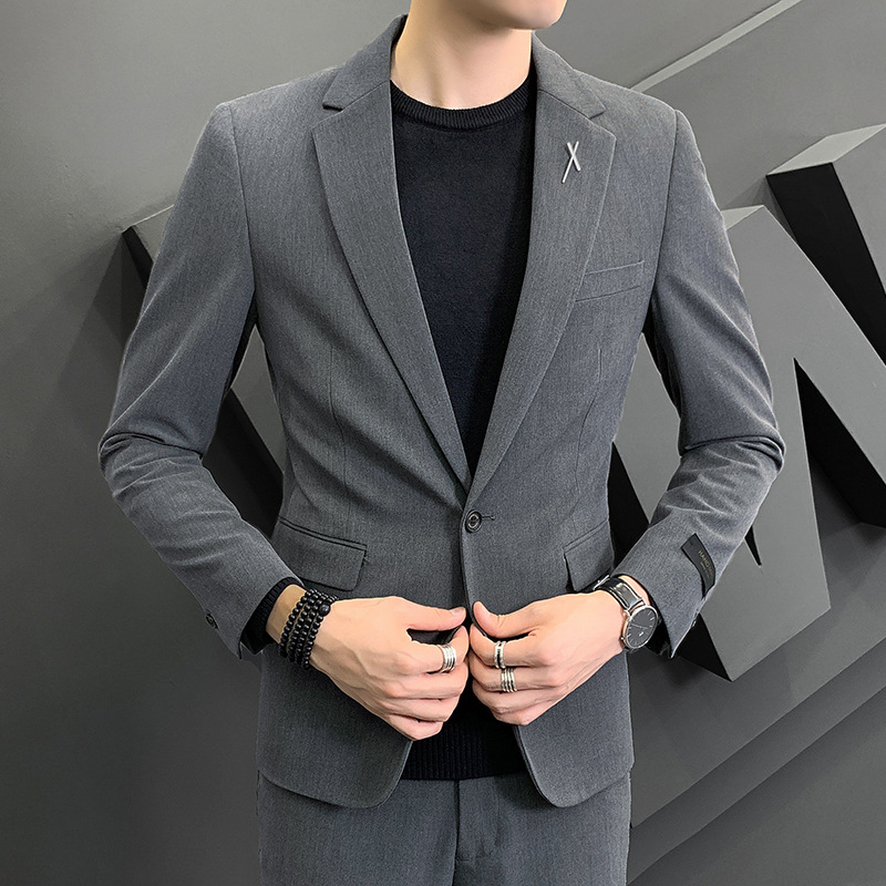 Muško sako slim-fit, korejskog stila, poslovno formalno odijelo; jednokatno kopčanje s jednim gumbom; ovratnik tipa sakoa; glavna tkanina: 67% poliester, 29% viskoz, 4% spandeks; podstava: poliester (slim-fit; korejski stil; jednokatno kopčanje s jednim gu