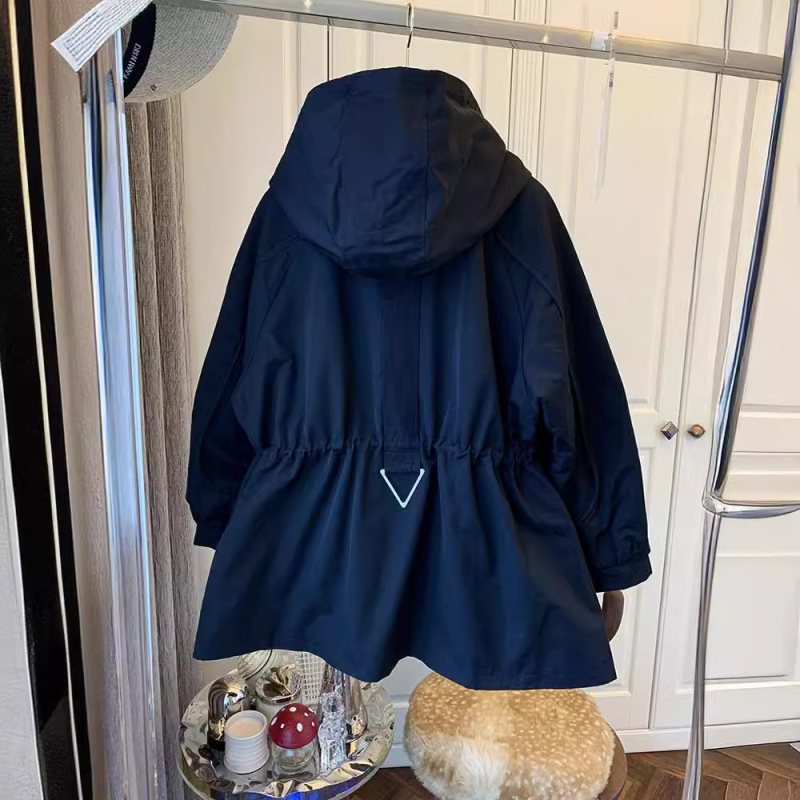 Geacă de lucru cu glugă și șnur, croială lejeră, lungime medie, din poliester, monocromă