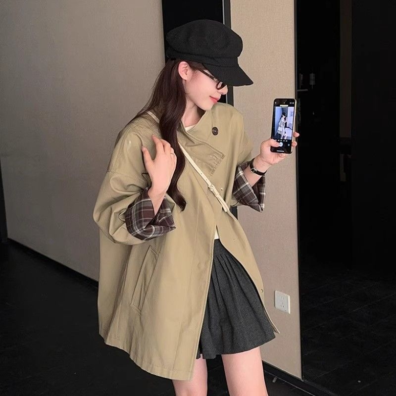 Szélkabát kontrasztos kockás mintázattal, laza szabás, polo gallérral, középhosszú, anyag: pamut-poliészter elasztánnal