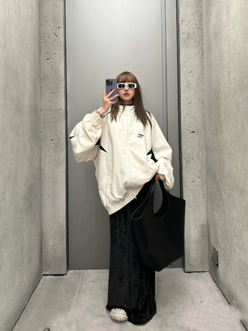 Szélvédő kabát patchwork hímzéssel, kapucnival, állógallérral, laza szabás, pamut külső, nylonos bélés