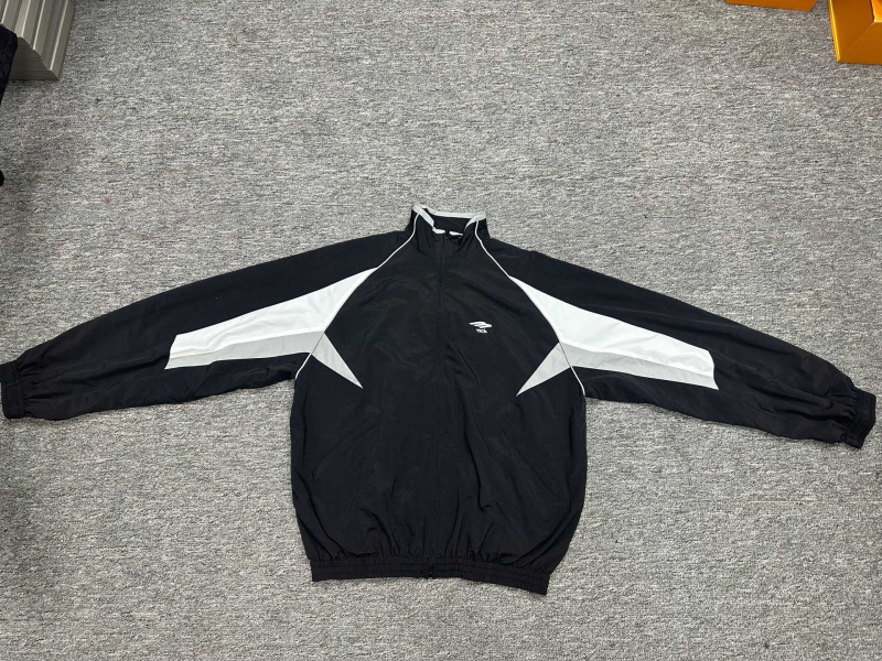 Szélvédő kabát patchwork hímzéssel, kapucnival, állógallérral, laza szabás, pamut külső, nylonos bélés