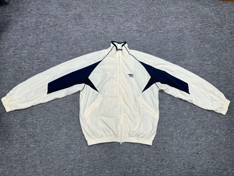 Szélvédő kabát patchwork hímzéssel, kapucnival, állógallérral, laza szabás, pamut külső, nylonos bélés