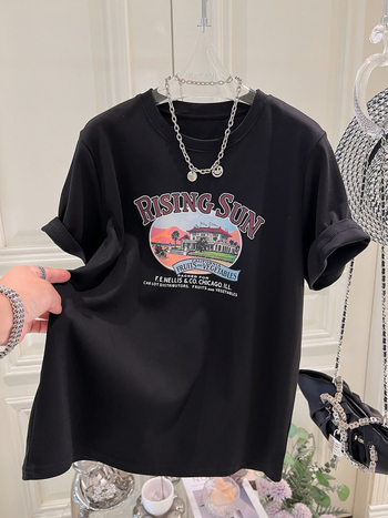 Női 95%+ pamut rövid ujjú póló, anime karikatúra mintával, lazán szabott, középhosszú, kerek nyakú, nyár 2025