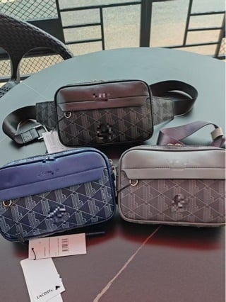 Férfi mellkasi táska, városi minimalist stílus, csíkos mintázat, belső nylon, vízálló és antibakteriális, elfér 8 hüvelykes laptop, 2025 tavasz