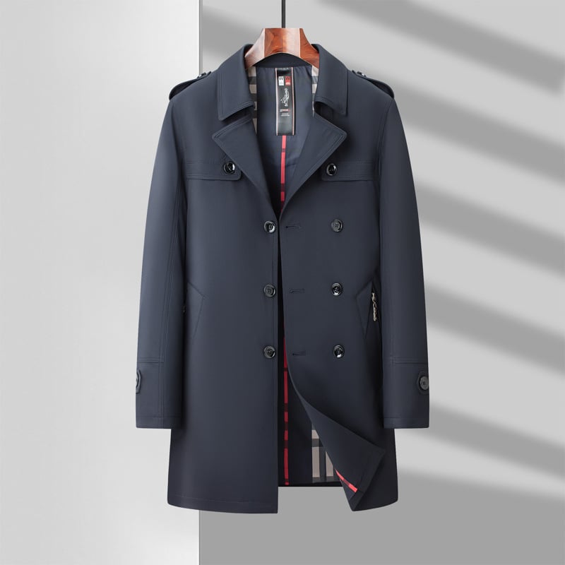 Férfi trench kabát középméretű, dupla záródású, öltöny-nyakú, lazított szabású, poliészter külső és poliészter bélés, 3D zsebek