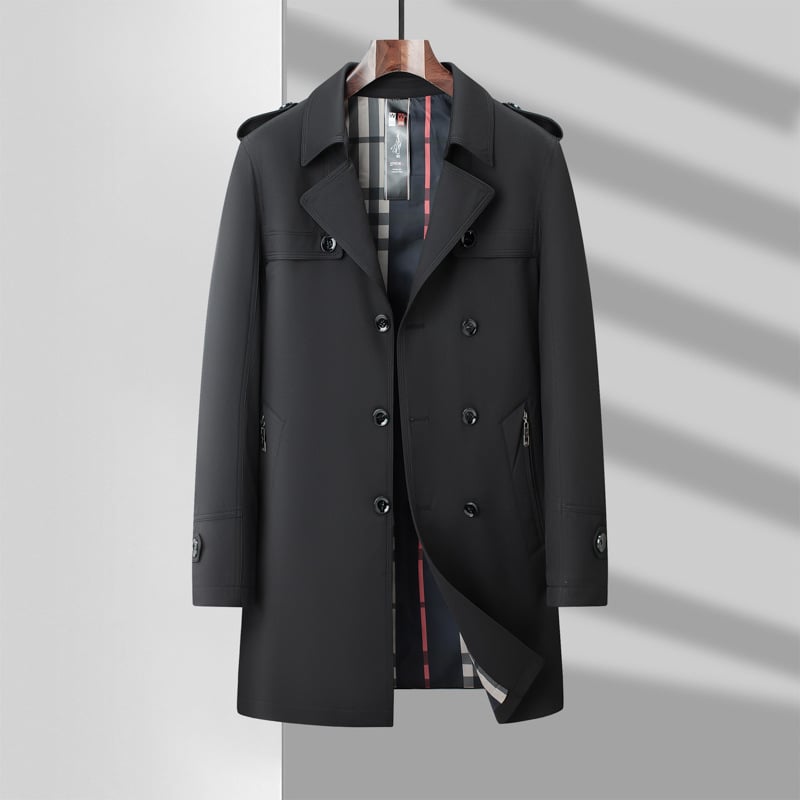 Férfi trench kabát középméretű, dupla záródású, öltöny-nyakú, lazított szabású, poliészter külső és poliészter bélés, 3D zsebek