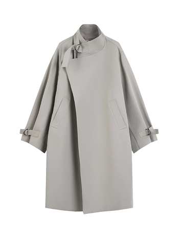 Kaput u Cape stilu, dužine do koljena, stojeći ovratnik, slobodan kroj, proljeće–jesen, poliesterska smjesa