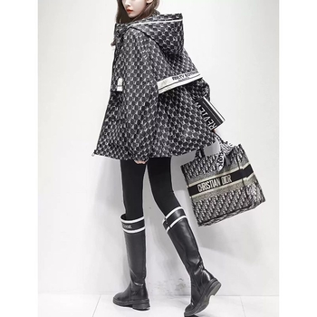 Jachetă pentru femei cu glugă, fără mâneci, croială în formă de A, poliester (50–70%), Primăvara 2025