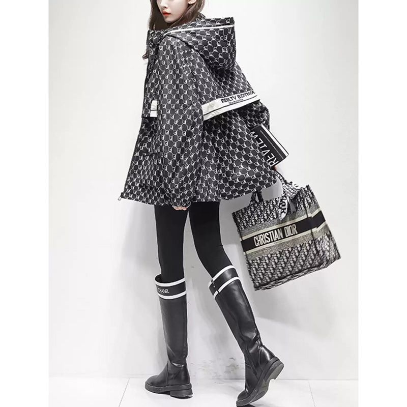 Jachetă pentru femei cu glugă, fără mâneci, croială în formă de A, poliester (50–70%), Primăvara 2025