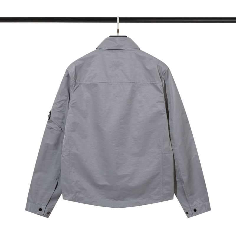 Palton tip windbreaker, stil britanic, croială lejeră, guler pliabil și fermoar dublu