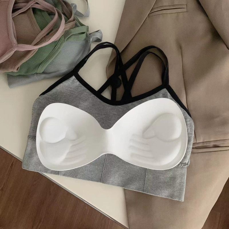 Sutien din nylon fără bretele, cu bretele încrucișate pe spate, fără cusături și cupe detașabile