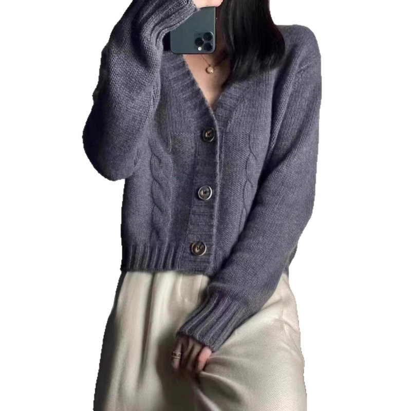 Cardigan tricotat cu decolteu în V, model twist, grosime medie, mâneci lungi, închidere cu trei nasturi