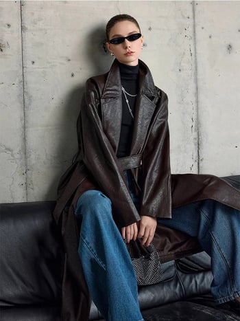 Geacă din piele tip windbreaker - finisaj uzat, croială lejeră, închidere cu șnur, nasturi dubli