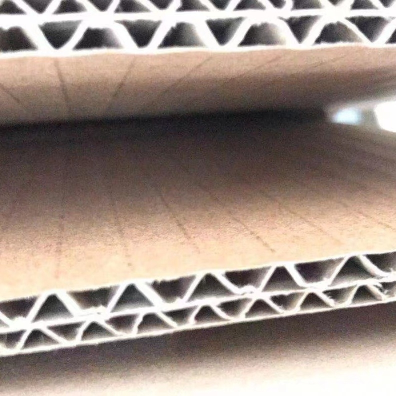 Cutie de carton pliabilă, cu construcție extrem de dură, grosime 0,7 mm, carton ondulat 250 gsm