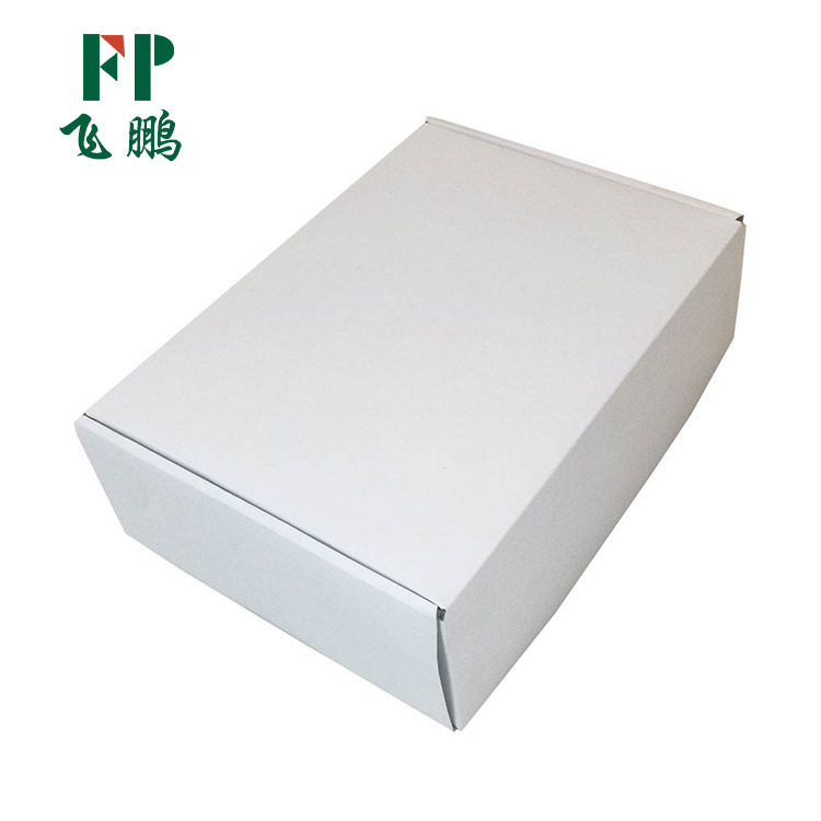 Cutie de ambalaj pătrată din carton ondulat, cu trei straturi, rigidă; grosime 2,6–6 mm; greutate carton: 100–250 g/m²; Material: carton ondulat; Rezistentă la presiune și la cădere.