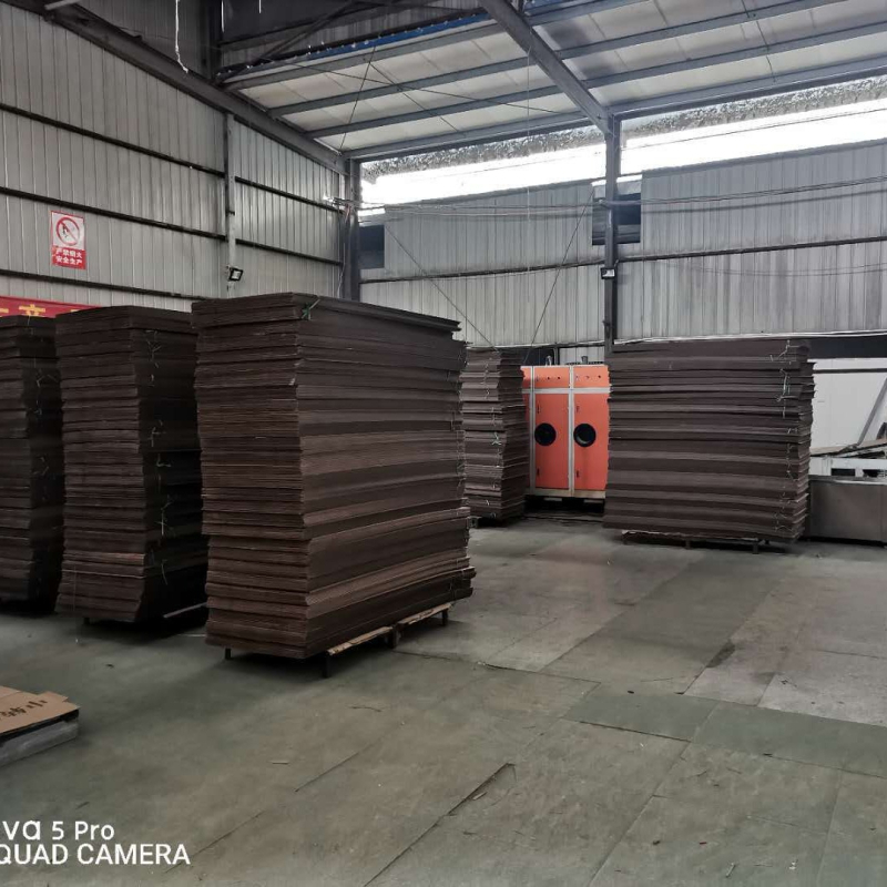 Kartondoboz ajándék – különleges alakú, nyomtatott csomagolás italokhoz és gyümölcsökhöz