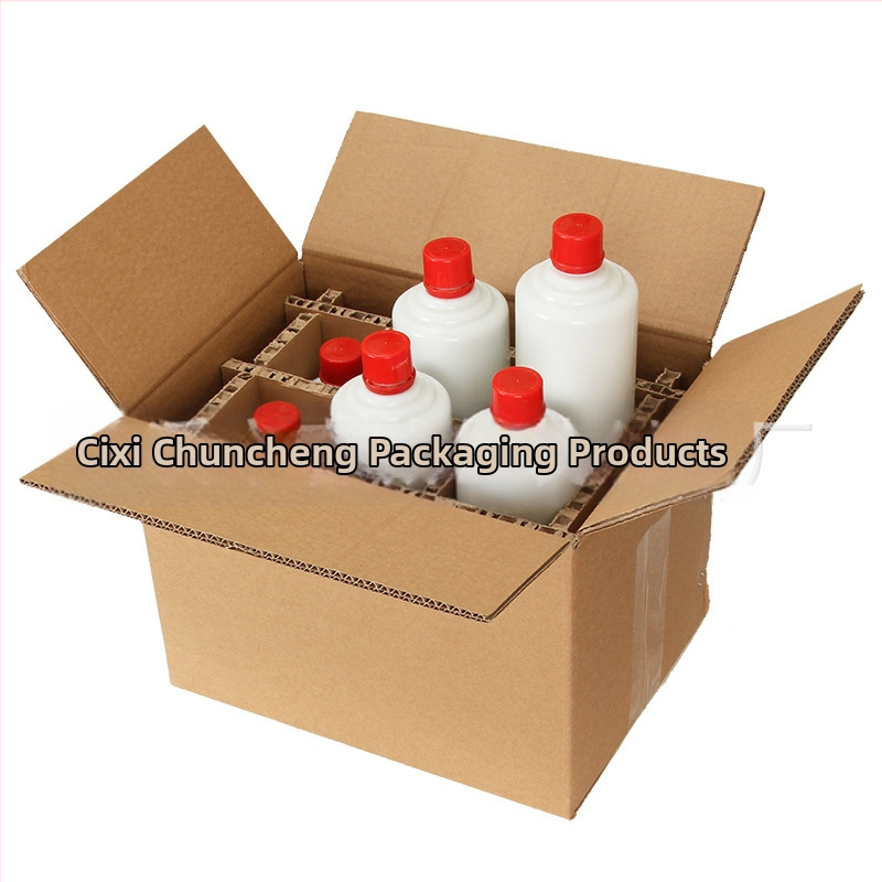 Nápojovo balenie s ochrannou doskou, skladací kartón, kartón s včelím plástom, hrúbka 15, čistá hmotnosť 0,5 kg, určené pre balenie vína.