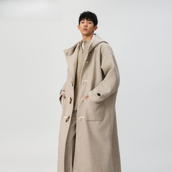 Palton, stil tânăr, guler înalt, închidere cu nasturi pe un rând, țesătură principală din păr de iepure