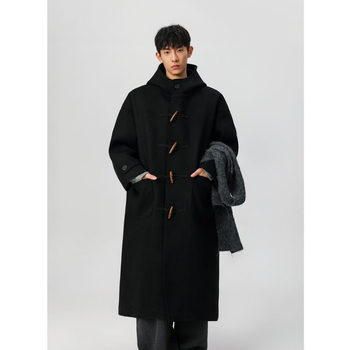 Palton, stil tânăr, guler înalt, închidere cu nasturi pe un rând, țesătură principală din păr de iepure