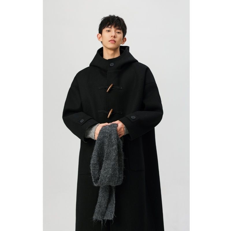 Palton, stil tânăr, guler înalt, închidere cu nasturi pe un rând, țesătură principală din păr de iepure