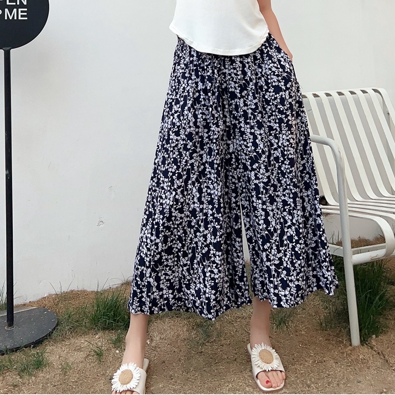 Pantaloni femei cu croi larg, lungime cropped, imprimeu floral, ușori, din amestec viscose