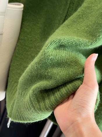 Cardigan damă cu fermoar dublu, poliester, croială regulată, mâneci lungi, lungime 50–65 cm