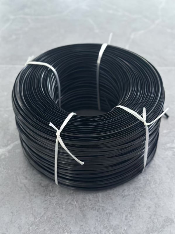 Bone Strip – PE materijal, gradski minimalistički stil, dodaci za prtljagu, proljeće 2024