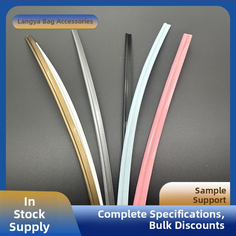 Bone Strip – PE materiál, mestský minimalistický štýl, príslušenstvo na batožinu, jar 2024