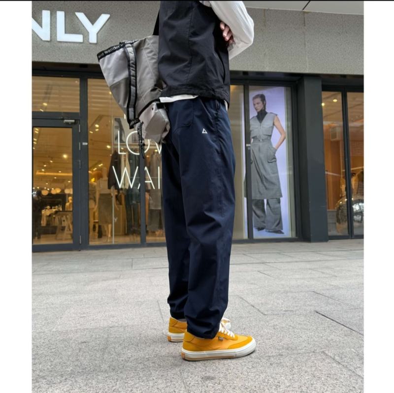 Unisex casual radne hlače — ravni kroj, lagani materijal, srednji pojas, zip zatvarač, poliester