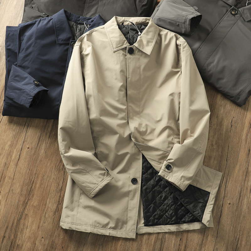 Muški kaput: otporan na vjetar i vodu, debela podstava za toplinu, srednja duljina, rever ovratnik