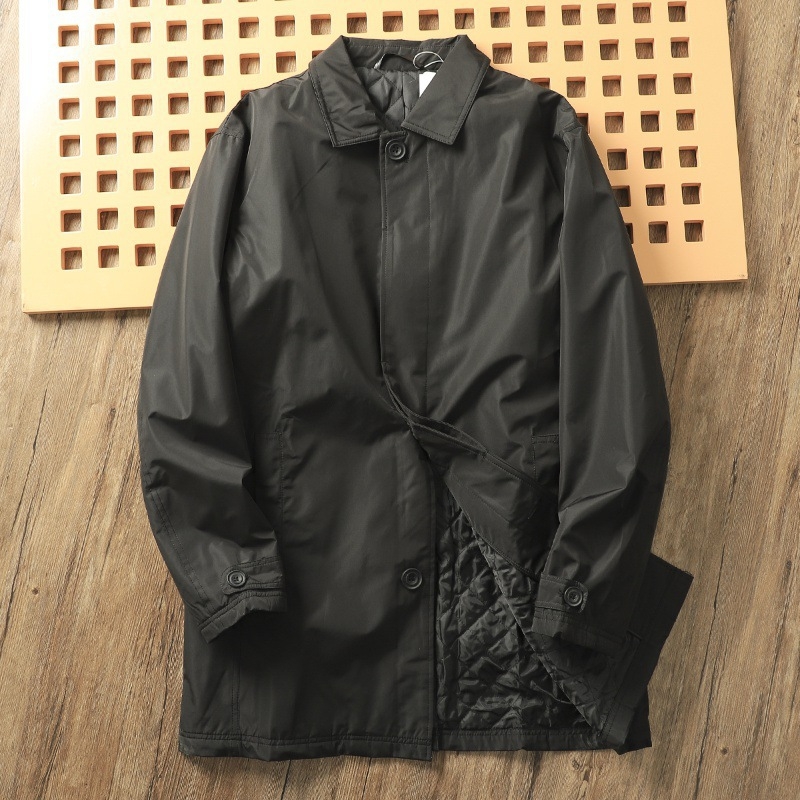 Muški kaput: otporan na vjetar i vodu, debela podstava za toplinu, srednja duljina, rever ovratnik