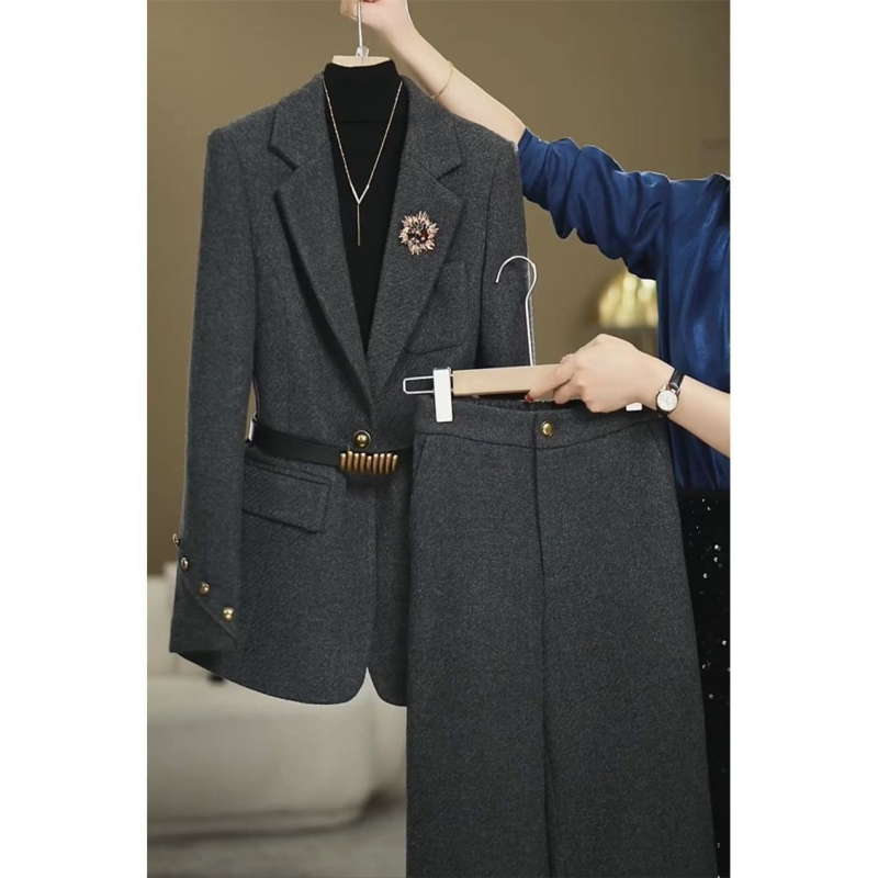 Дамски пантсют от вълна, панталони с дължина три четвърти, дълги ръкави, овча вълна, PVC състав, пролет 2025