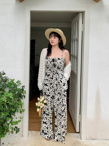 Ženski kombinezon – visok struk, široke hlače, poliester, retro cvjetni uzorak, ljeto 2024