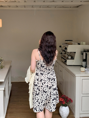 Ženski kombinezon – visok struk, široke hlače, poliester, retro cvjetni uzorak, ljeto 2024