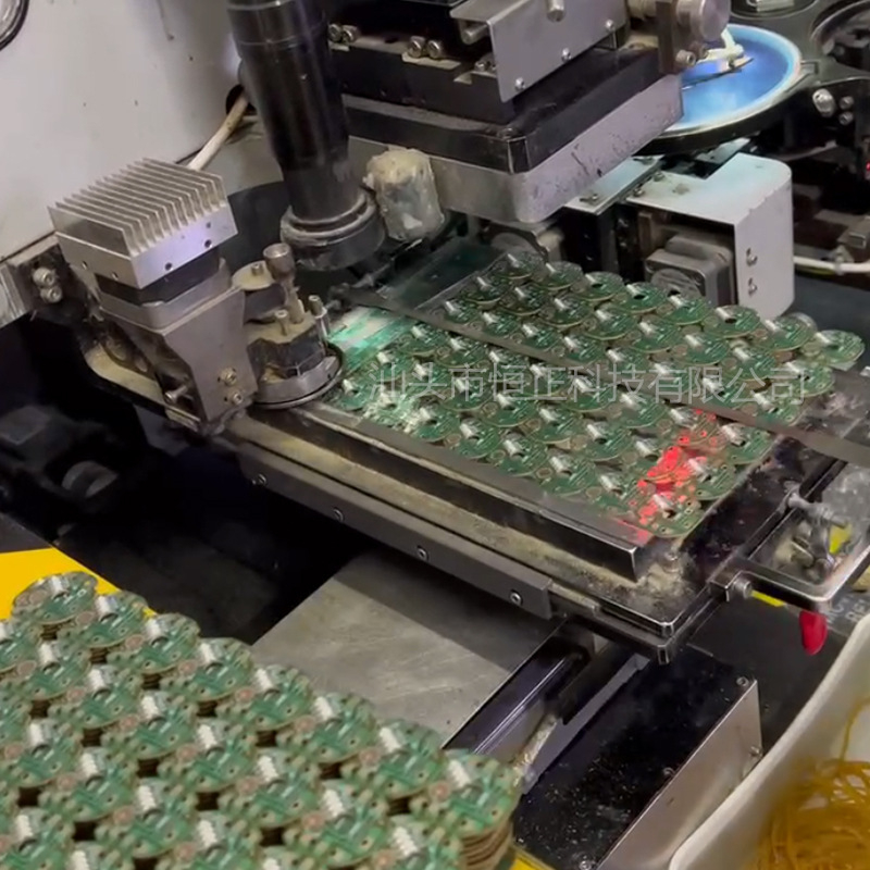 Beszélgetős játékhoz készült PCB, intelligens beszédtanuló chippel — HPCB059, OEM/ODM, DC tápegység, feszültség 35V–4,5V, testreszabható