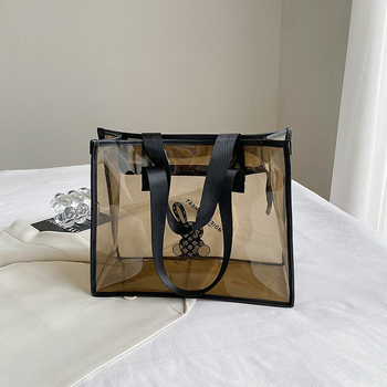 Kozmetikai neszesszer (PVC anyag; geometriai minta; poliészter bélés; mindennapi használat; 2025 ősz)